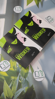 Wicked 2,3: 서쪽 마녀 이야기,  리르 이야기 (Câu chuyện về Phù thủy phương Tây, Câu chuyện về Liir)